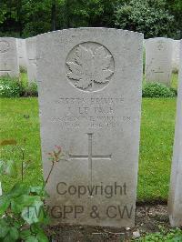 Etaples Military Cemetery - Le Page, J